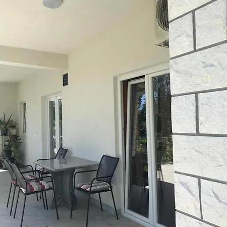 Dobric Apartment