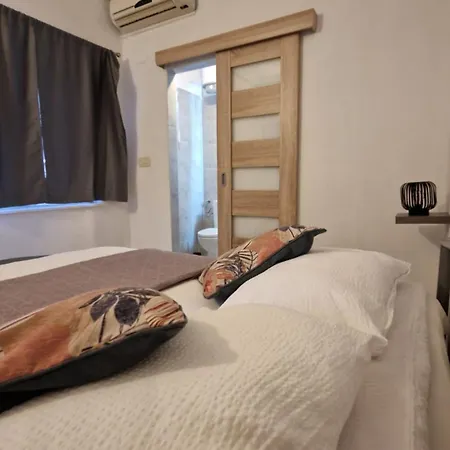 Dobric Apartment Kastel Stafilic